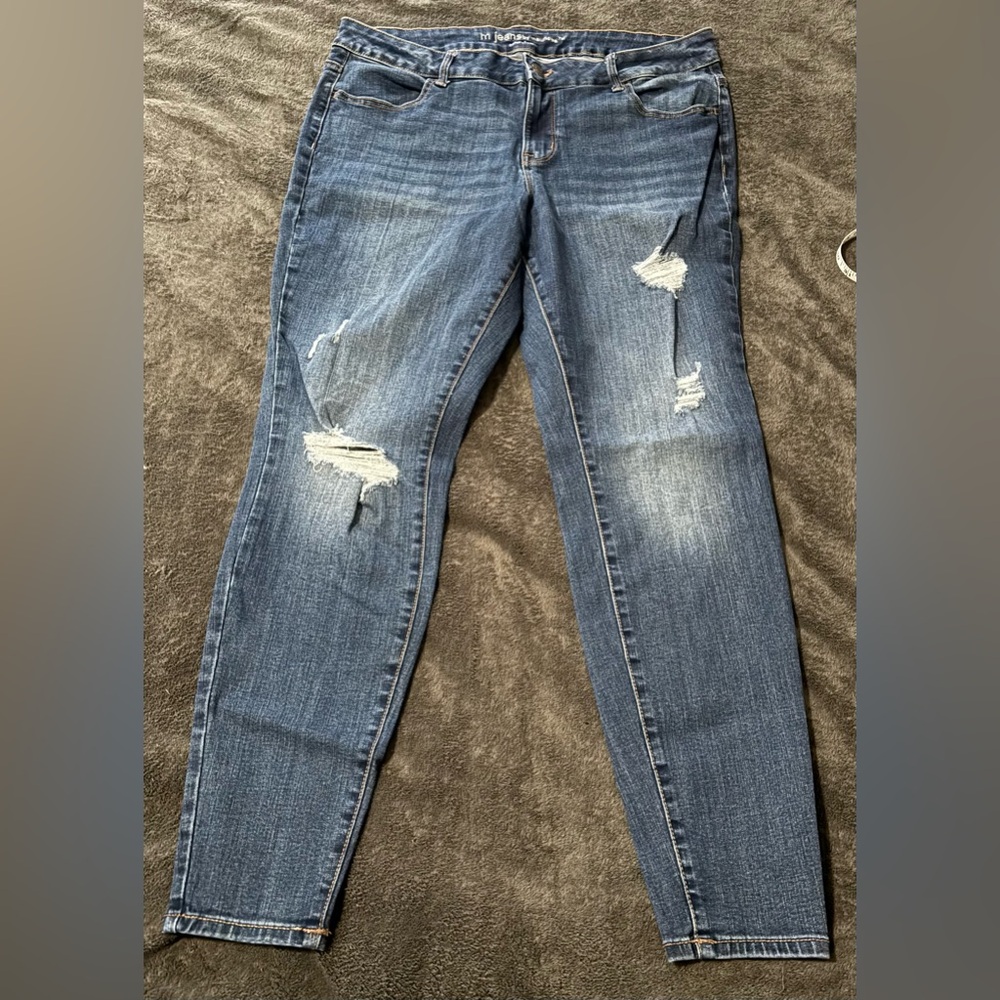 Maurice’s Mid-Rise Size 20W Tall/Long Distressed Women’s Skinny Jeans